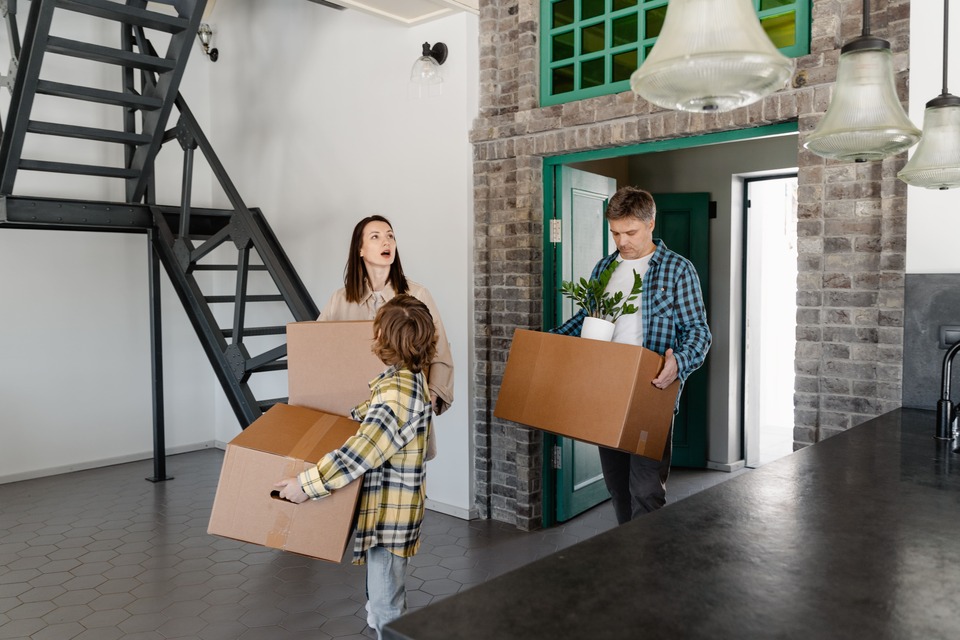 How-to-get-ready-for-a-big-family-moving